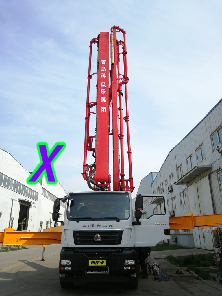 來科尼樂集團，選購重汽30/33米（T5G）混凝土泵車