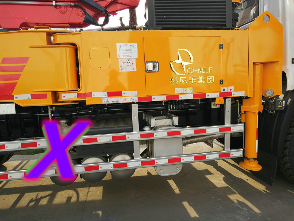 來科尼樂集團，選購重汽30/33米（M5G）混凝土泵車